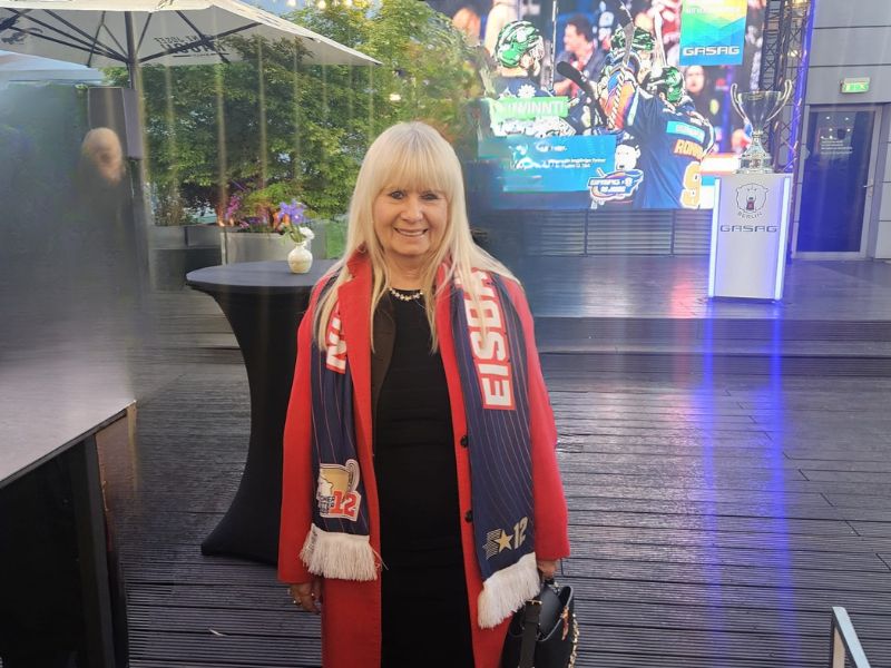 Stolz auf Berlins Champions: Sportsenatorin Iris Spranger bei den Feierlichkeiten | BERLINboxx